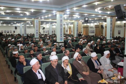 تصاویر/سلسله نشست‌های جهاد تبیین در مرکز بزرگ اسلامی غرب کشور برگزار شد