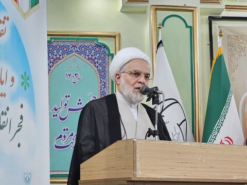 تصاویر/سلسله نشست‌های جهاد تبیین در مرکز بزرگ اسلامی غرب کشور برگزار شد