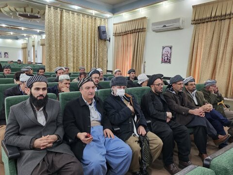 تصاویر/سلسله نشست‌های جهاد تبیین در مرکز بزرگ اسلامی غرب کشور برگزار شد