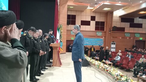 تصاویر/ آیین تجلیل از خانواده‌های معظم شهدای انتظامی و تجلیل از برگزیدگان و اعطای دومین میزبانی اجلاسیه نماز نیروهای مسلح