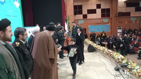 تصاویر/ آیین تجلیل از خانواده‌های معظم شهدای انتظامی و تجلیل از برگزیدگان و اعطای دومین میزبانی اجلاسیه نماز نیروهای مسلح