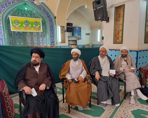 تصاویر/ نشست ایجاد انگیزه در طلاب مدرسه علمیه آیت‌الله مدنی(ره) کاشان