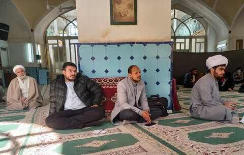 تصاویر/ نشست ایجاد انگیزه در طلاب مدرسه علمیه آیت‌الله مدنی(ره) کاشان
