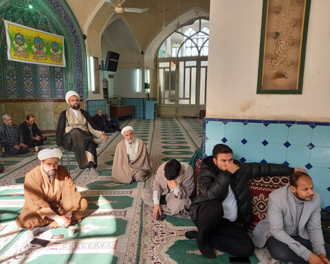 تصاویر/ نشست ایجاد انگیزه در طلاب مدرسه علمیه آیت‌الله مدنی(ره) کاشان