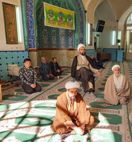 تصاویر/ نشست ایجاد انگیزه در طلاب مدرسه علمیه آیت‌الله مدنی(ره) کاشان