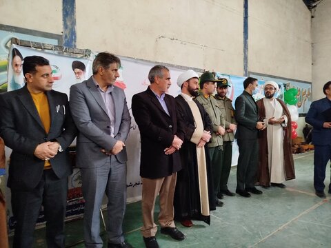 برگزاری جشن انقلاب درمرکز بخش میربگ دلفان