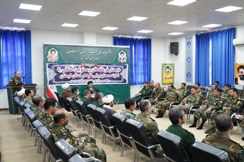 تصاویر دیدار فرماندهان و مسئولین استان لرستان با نماینده ولی فقیه در استان
