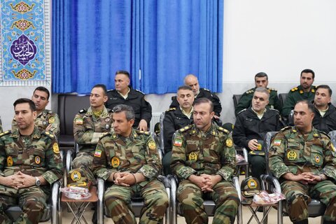 تصاویر دیدار فرماندهان و مسئولین استان لرستان با نماینده ولی فقیه در استان