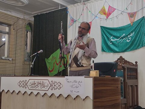 تصاویر/ کلاس حماسه آگاه سازی حفاظتی و امنیتی با موضوع مقابله با نفوذ در مدرسه علمیه تکاب