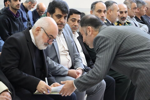 آیین تجلیل از خادمین تشییع و تدفین 14 شهید گمنام دفاع مقدس در خوزستان