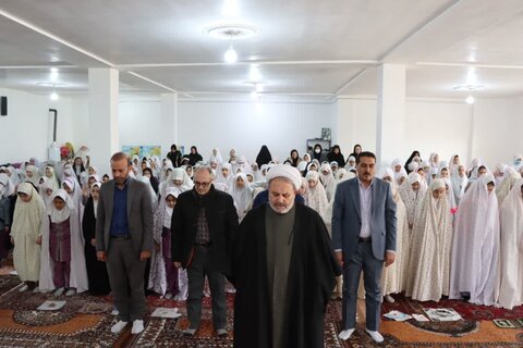 تصاویر/ جشن تکلیف دانش آموزان نوشین شهر