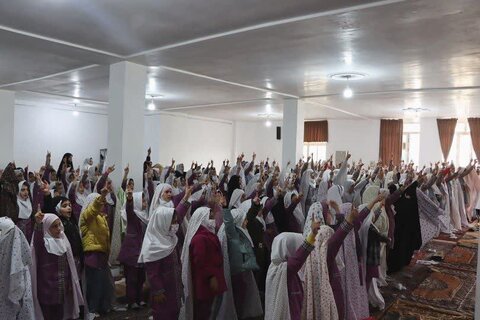 تصاویر/ جشن تکلیف دانش آموزان نوشین شهر