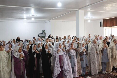 تصاویر/ جشن تکلیف دانش آموزان نوشین شهر