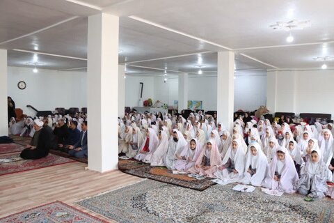 تصاویر/ جشن تکلیف دانش آموزان نوشین شهر