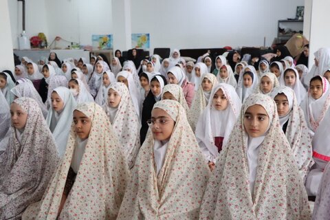 تصاویر/ جشن تکلیف دانش آموزان نوشین شهر