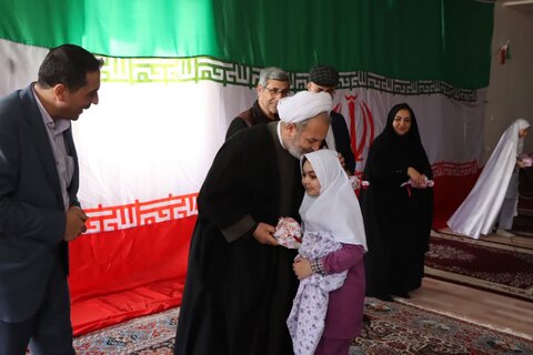 تصاویر/ جشن تکلیف دانش آموزان نوشین شهر