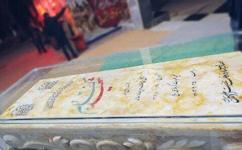 تصاویر/گلباران قبور شهدای منطقه شهر صنعتی اراک به مناسبت دهه فجر