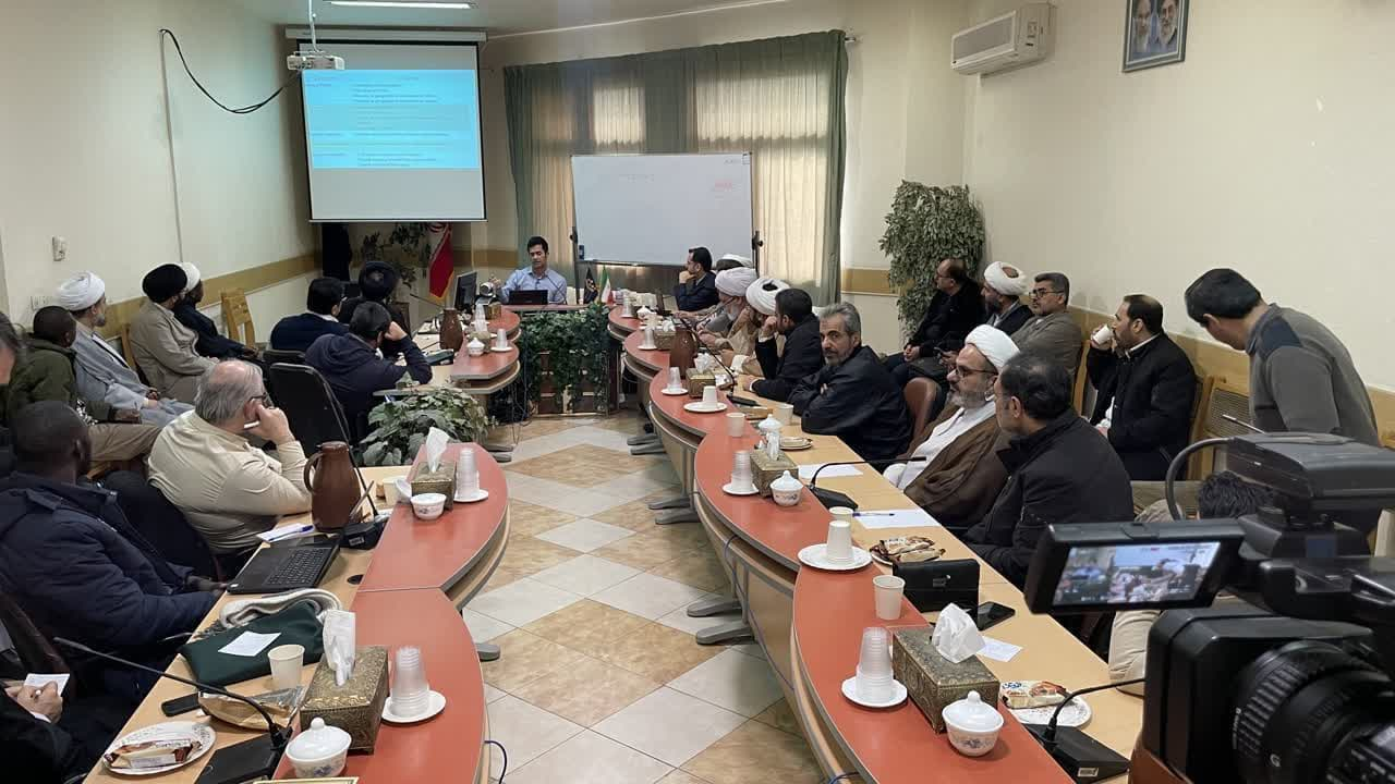 کارگاه آموزش بینالمللیسازی نشریات علمی در جامعهالمصطفی برگزار شد