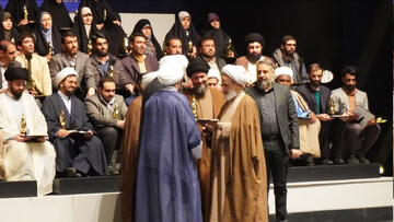 تقدیر ویژه از استاد پناهیان/ معرفی پرچمدار شخصیت‌های حامی هیئت