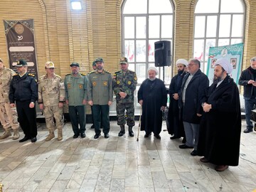 تصاویر/ عطر افشانی و گلباران مزار شهدای خوی