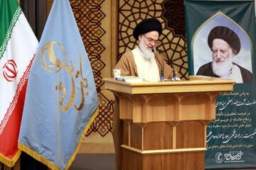 تولید اندیشه بخش مهمی از فعالیت حوزه‌های علمیه است / پژوهش‌های حوزوی، روشمند باشد
