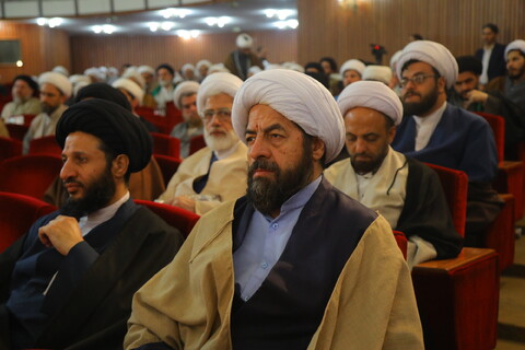 تصاویر / گردهمایی اساتید سطوح عالی و خارج حوزه علمیه قم با موضوع " تحولات منطقه ، چشم انداز منطقه "