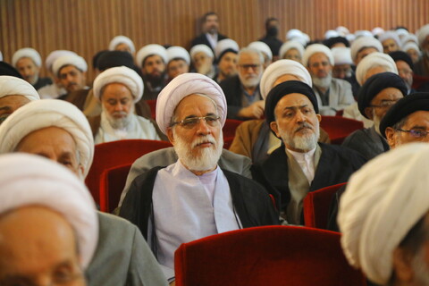 تصاویر / گردهمایی اساتید سطوح عالی و خارج حوزه علمیه قم با موضوع " تحولات منطقه ، چشم انداز منطقه "