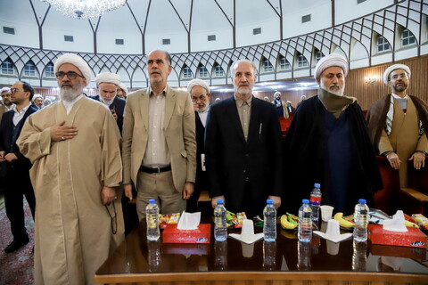 تصاویر / گردهمایی اساتید سطوح عالی و خارج حوزه علمیه قم با موضوع " تحولات منطقه ، چشم انداز منطقه "