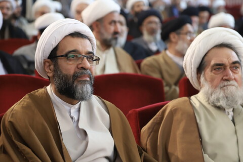 تصاویر / گردهمایی اساتید سطوح عالی و خارج حوزه علمیه قم با موضوع " تحولات منطقه ، چشم انداز منطقه "