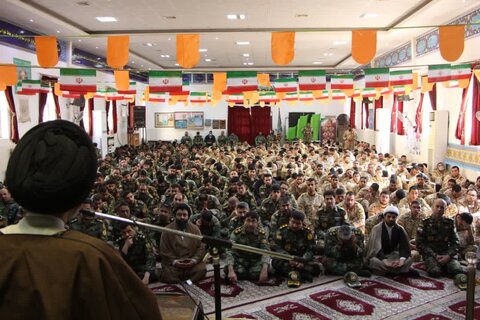 رونمایی از کتاب «بیرق های عزت» در گروه ۸۴۰موشکی نزاجا