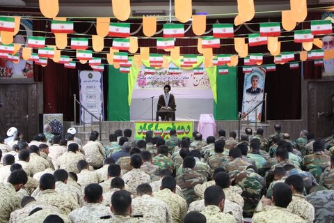 رونمایی از کتاب «بیرق های عزت» در گروه ۸۴۰موشکی نزاجا