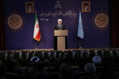 تصاویر دیدار رئیس قوه قضاییه با کارکنان دستگاه قضایی لرستان