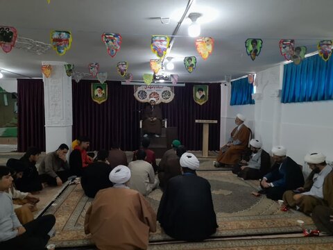 تصاویر/درس اخلاق طلاب مدرسه علمیه امام صادق علیه‌السلام بیجار