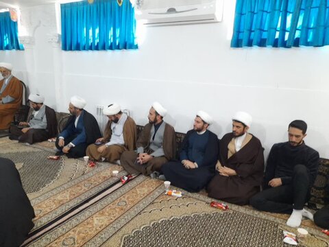 تصاویر/درس اخلاق طلاب مدرسه علمیه امام صادق علیه‌السلام بیجار