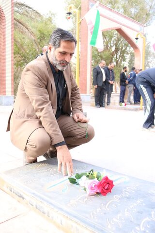 غبارروبی گلزار شهدا