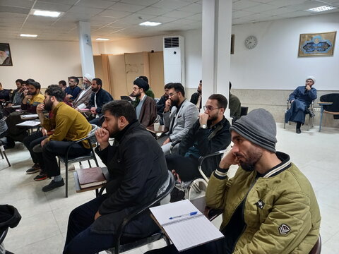 تصاویر/ کارگاه تلبس طلاب مدارس علمیه منطقه کاشان
