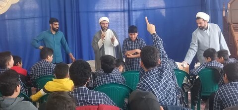 تصاویر/ جشن تکلیف پسران دانش‌آموز مدرسه شهید غیرتی آران و بیدگل