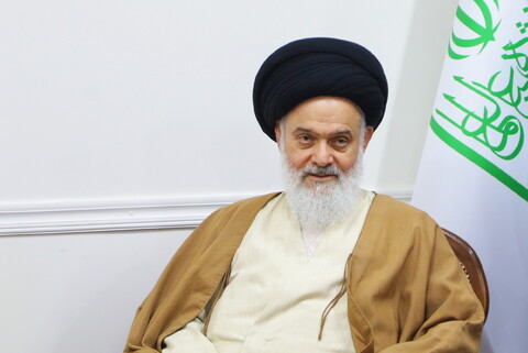 تصاویر / دیدار رییس سازمان انرژی اتمی کشور با آیت الله حسینی بوشهری