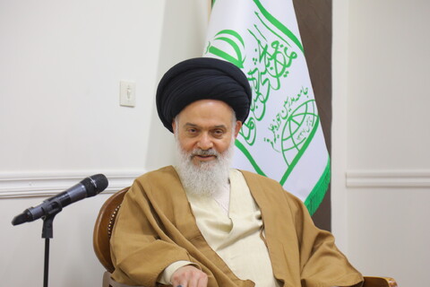 تصاویر / دیدار رییس سازمان انرژی اتمی کشور با آیت الله حسینی بوشهری