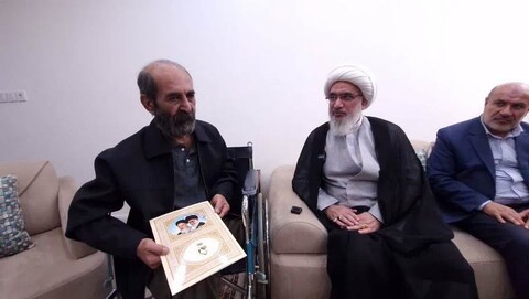 تصاویر/ دیدار امام جمعه بوشهر با برخی جانبازان دفاع مقدس