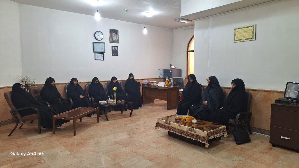 جلسه بررسی آسیب‌ها و مشکلات طلاب در مدرسه علمیه کوثر زرندیه برگزار شد