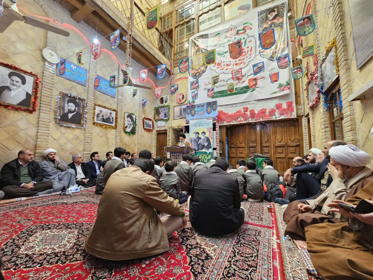 وحدت امت اسلامی؛ از اراده الهی تا مسئولیتهای جهانی در مسیر انقلاب اسلامی