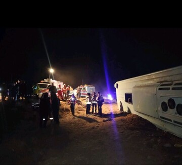 صدور دستور بازداشت راننده اتوبوس حامل دانش‌آموزان کرمانی/ مدیر مدرسه تحت تعقیب قضایی است