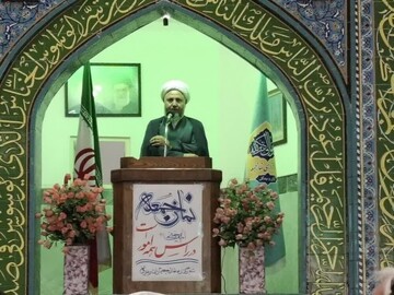 بعضی مسئولان مواظب ادای کلمات خود باشند چهره پلید آمریکا را تطهیر نکنند