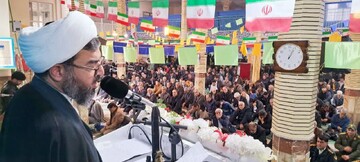 تصاویر/ اقامه نماز جمعه الیگودرز