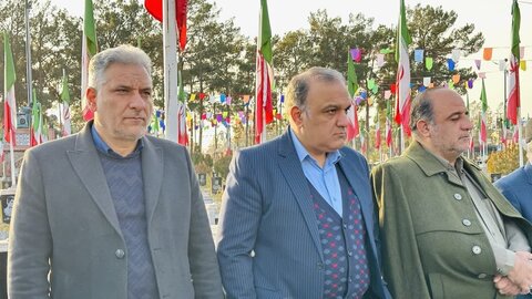 عطرافشانی گلزار شهدا و تجدید میثاق با امام شهدا توسط کارگزاران حج و زیارت کاشان