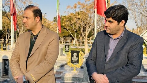 عطرافشانی گلزار شهدا و تجدید میثاق با امام شهدا توسط کارگزاران حج و زیارت کاشان