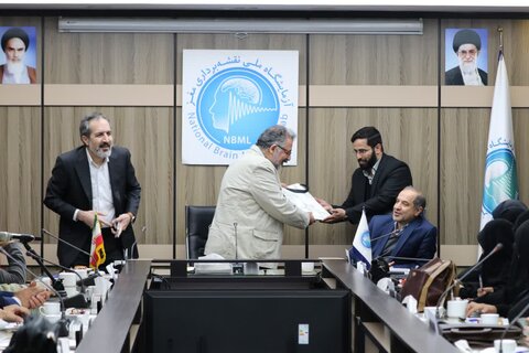 بازدید از آزمایشگاه ملی نقشه‌برداری مغز دانشگاه تهران در حاشیه همایش بین‌المللی