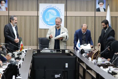 بازدید از آزمایشگاه ملی نقشه‌برداری مغز دانشگاه تهران در حاشیه همایش بین‌المللی