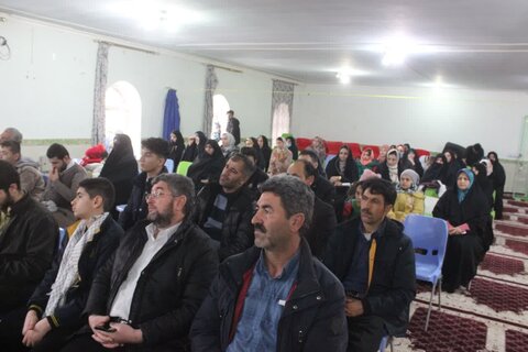 تصاویر/ بدرقه کاروان زائران حسینی مدرسه علمیه امام رضا (ع) میاندوآب به کربلای معلی